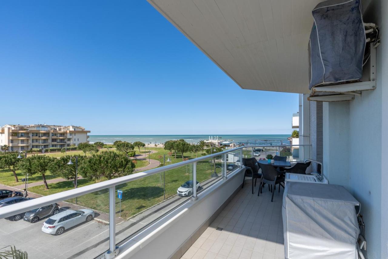 Residenze Roscioli Aparthotel Roseto Degli Abruzzi Exterior foto