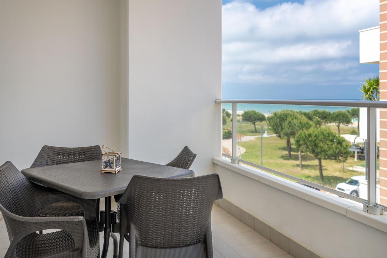 Residenze Roscioli Aparthotel Roseto Degli Abruzzi Exterior foto