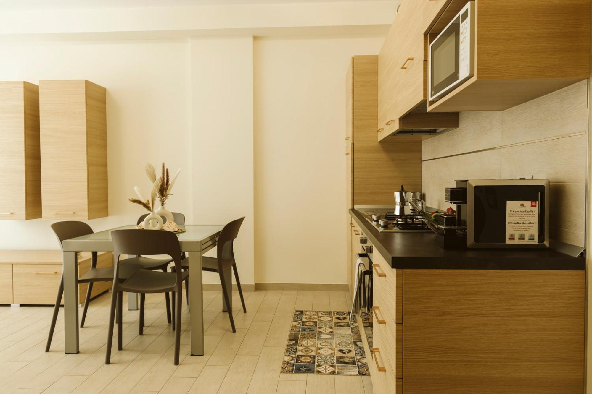 Residenze Roscioli Aparthotel Roseto Degli Abruzzi Exterior foto