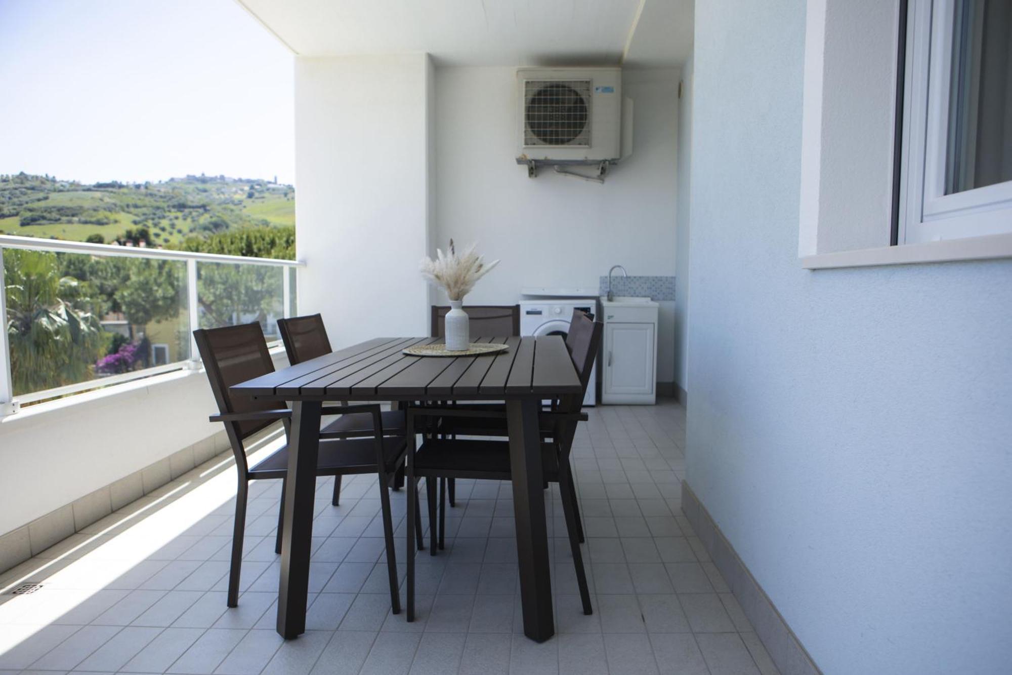 Residenze Roscioli Aparthotel Roseto Degli Abruzzi Exterior foto