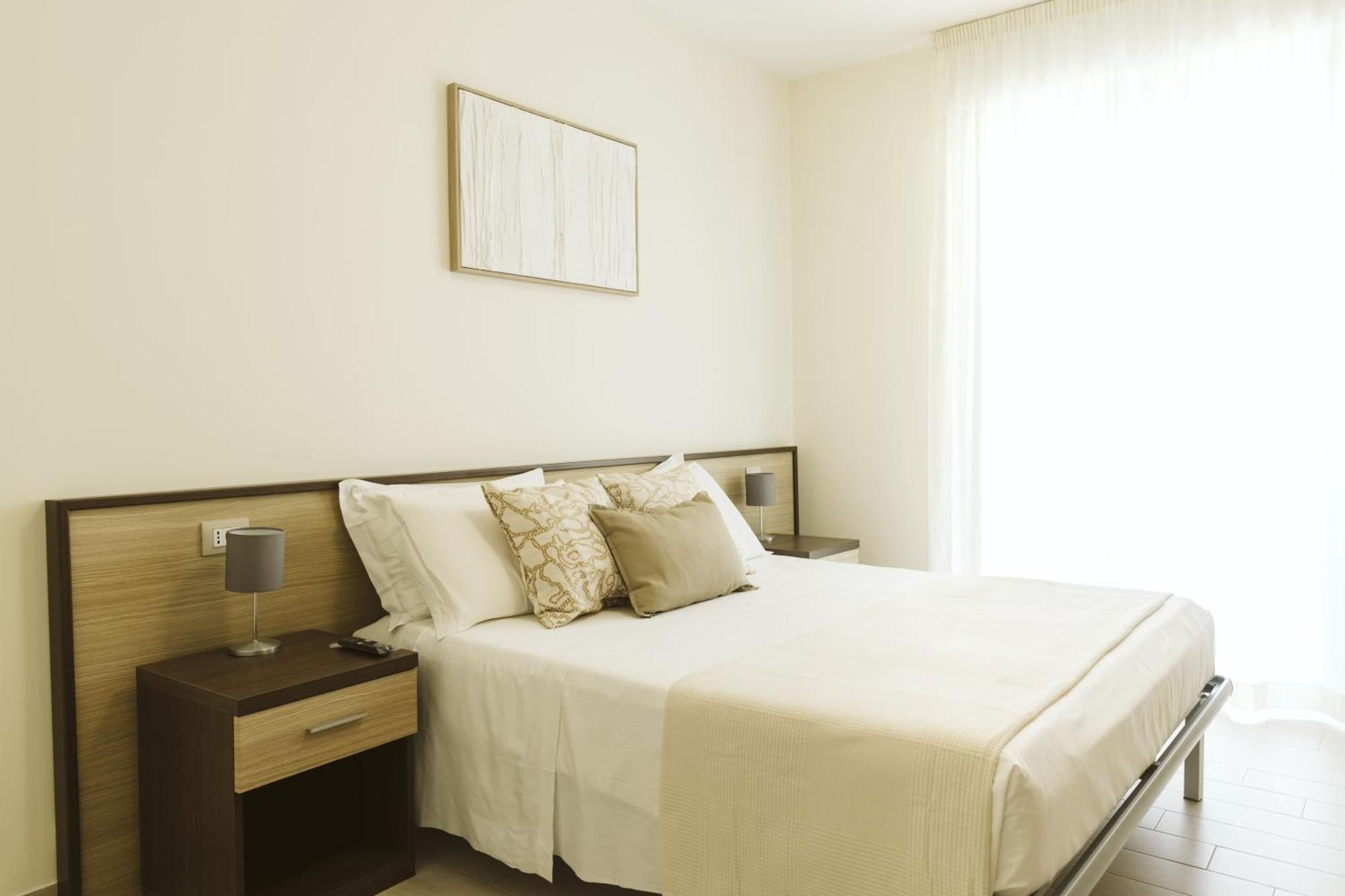 Residenze Roscioli Aparthotel Roseto Degli Abruzzi Exterior foto