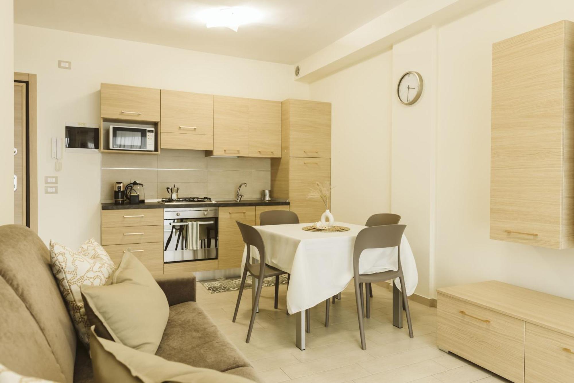 Residenze Roscioli Aparthotel Roseto Degli Abruzzi Exterior foto