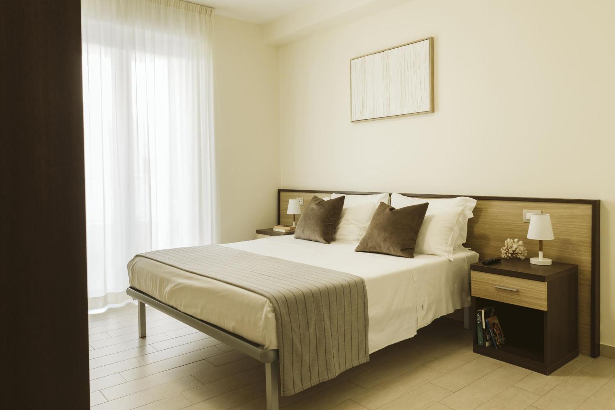 Residenze Roscioli Aparthotel Roseto Degli Abruzzi Exterior foto