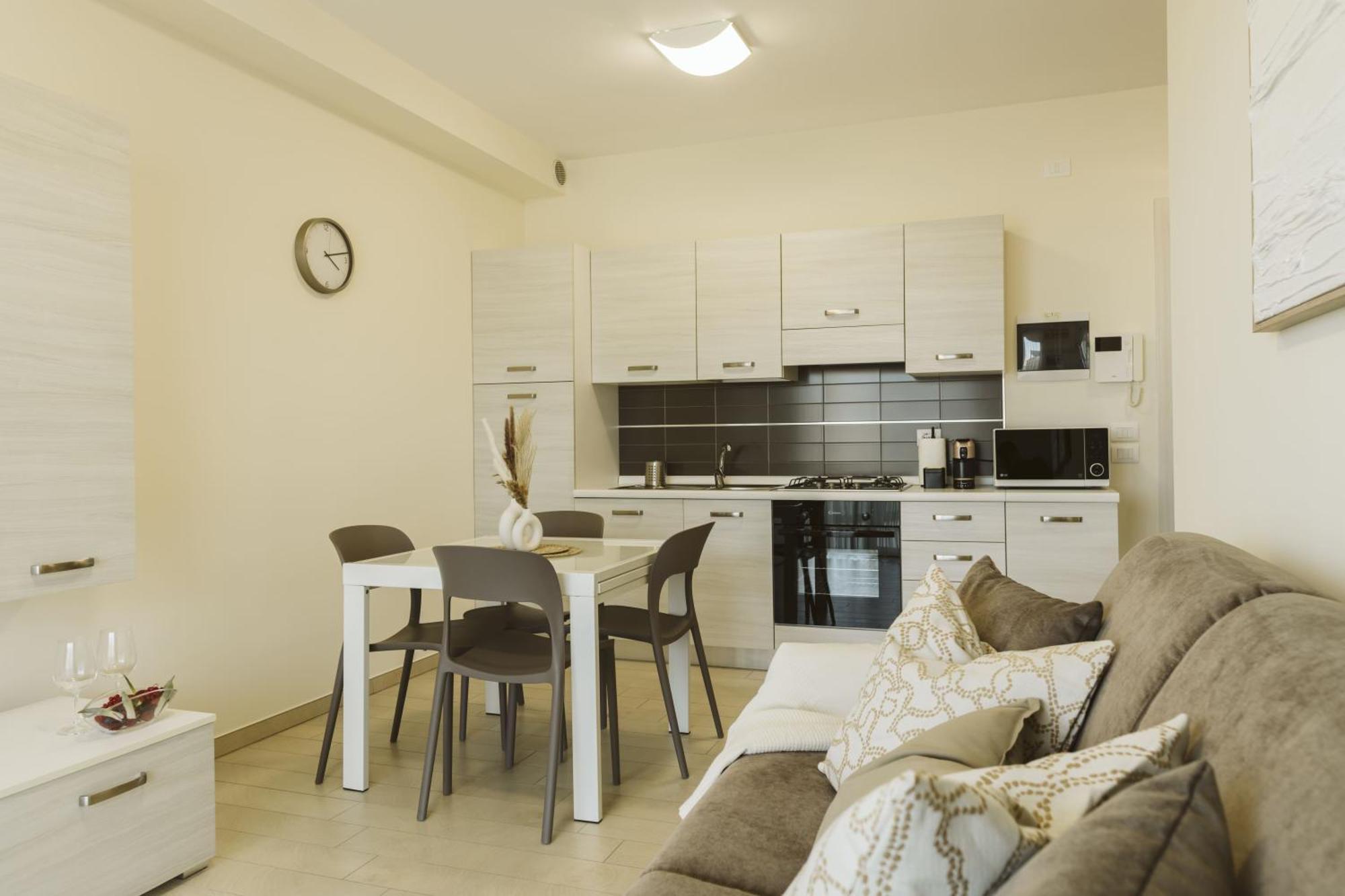 Residenze Roscioli Aparthotel Roseto Degli Abruzzi Exterior foto