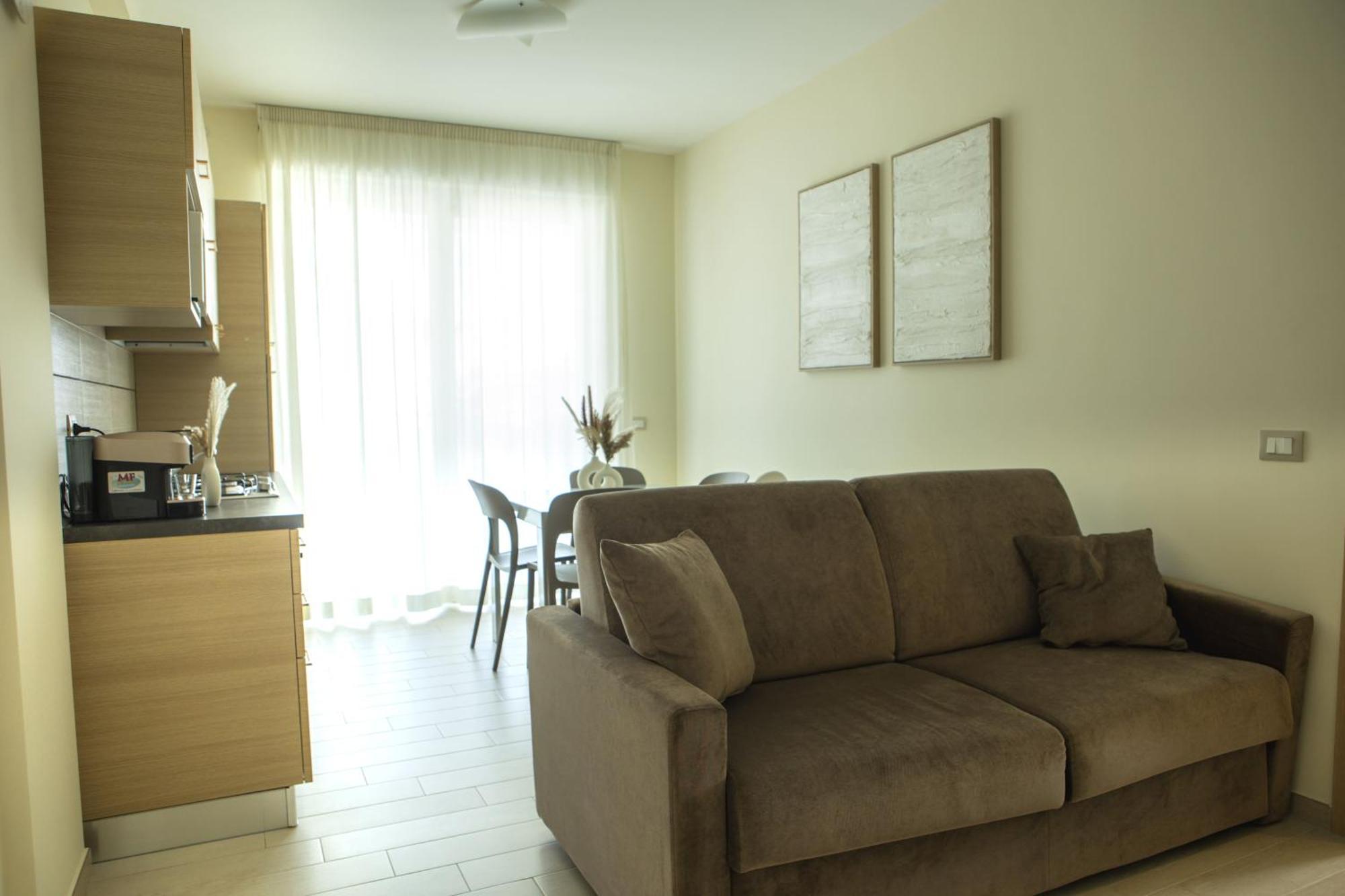 Residenze Roscioli Aparthotel Roseto Degli Abruzzi Exterior foto