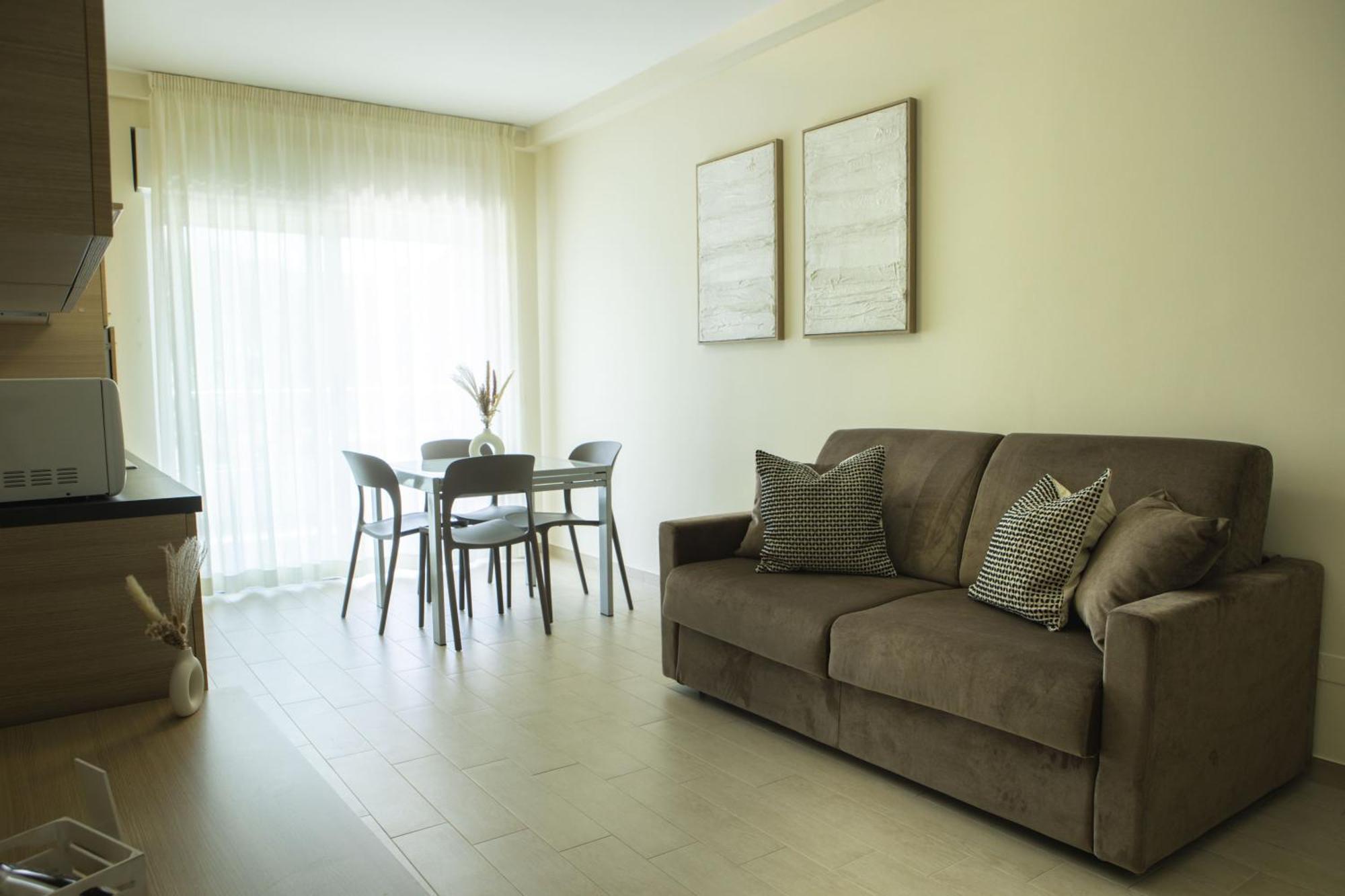 Residenze Roscioli Aparthotel Roseto Degli Abruzzi Exterior foto